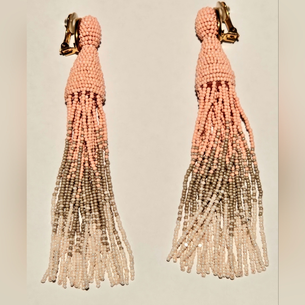 NEW Oscar de la Renta Tassel Clip-on Earrings Pink Beaded Fringe Luxury Party - Picture 4 of 9